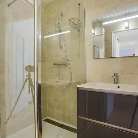 Lumineux 2 Pieces Dans Avec Piscine Apartamento